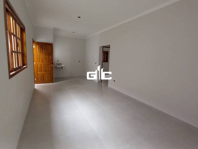 Casa para Venda em São José dos Campos - 4